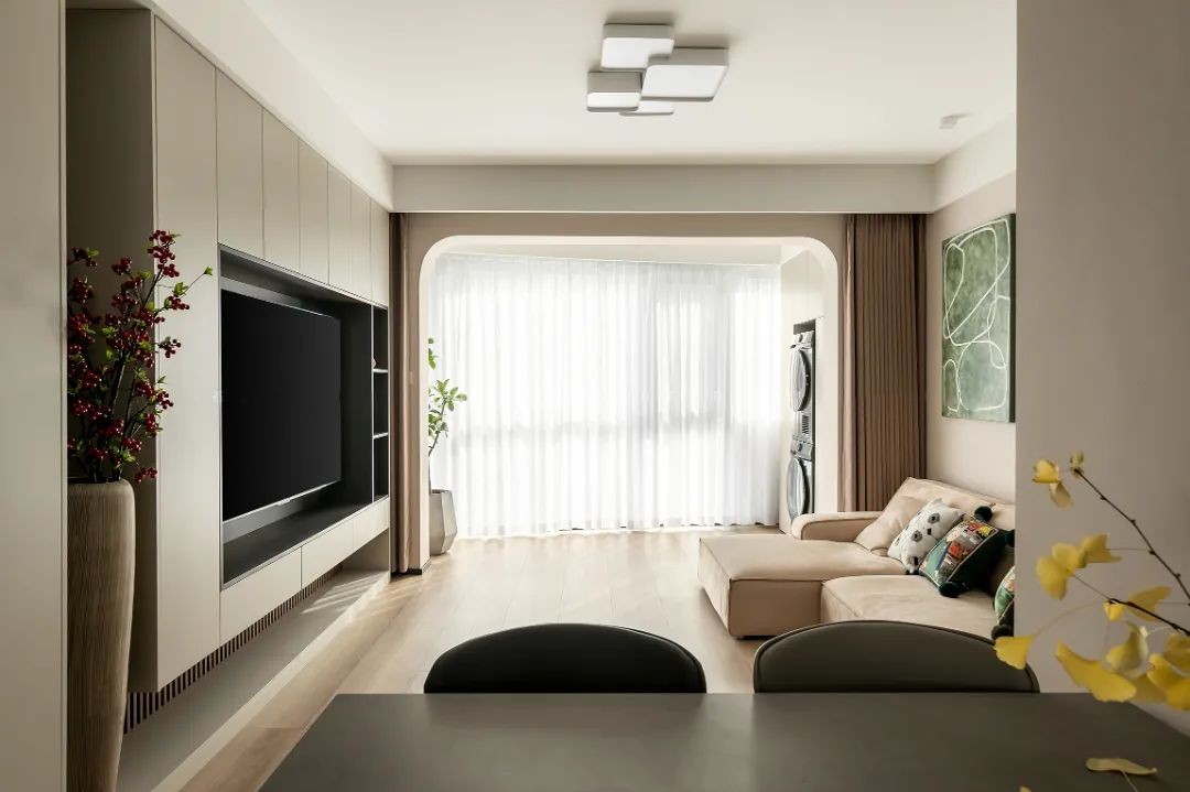 廣澤上苑-105㎡現(xiàn)代奶油風(fēng)三居，夢(mèng)想中柔軟又宜居的家！