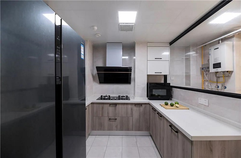 102平米三居室極簡風，巧用中性色打造舒適的居家環境