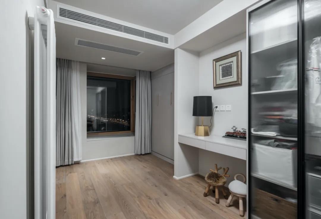 120平現(xiàn)代簡約三居裝修，簡約舒適風格